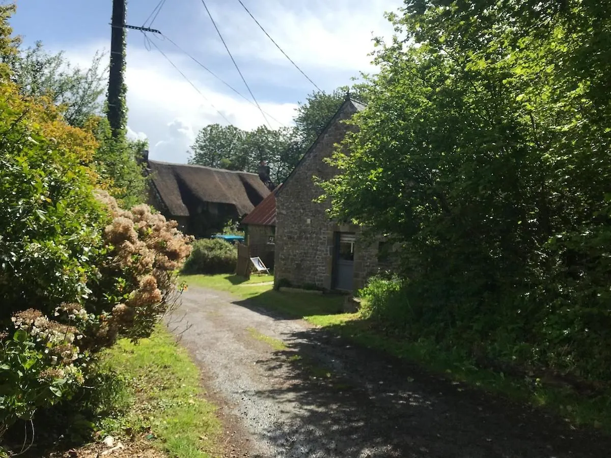 Maisonnette Bretonne En Campagne Locoal-Mendon Francia